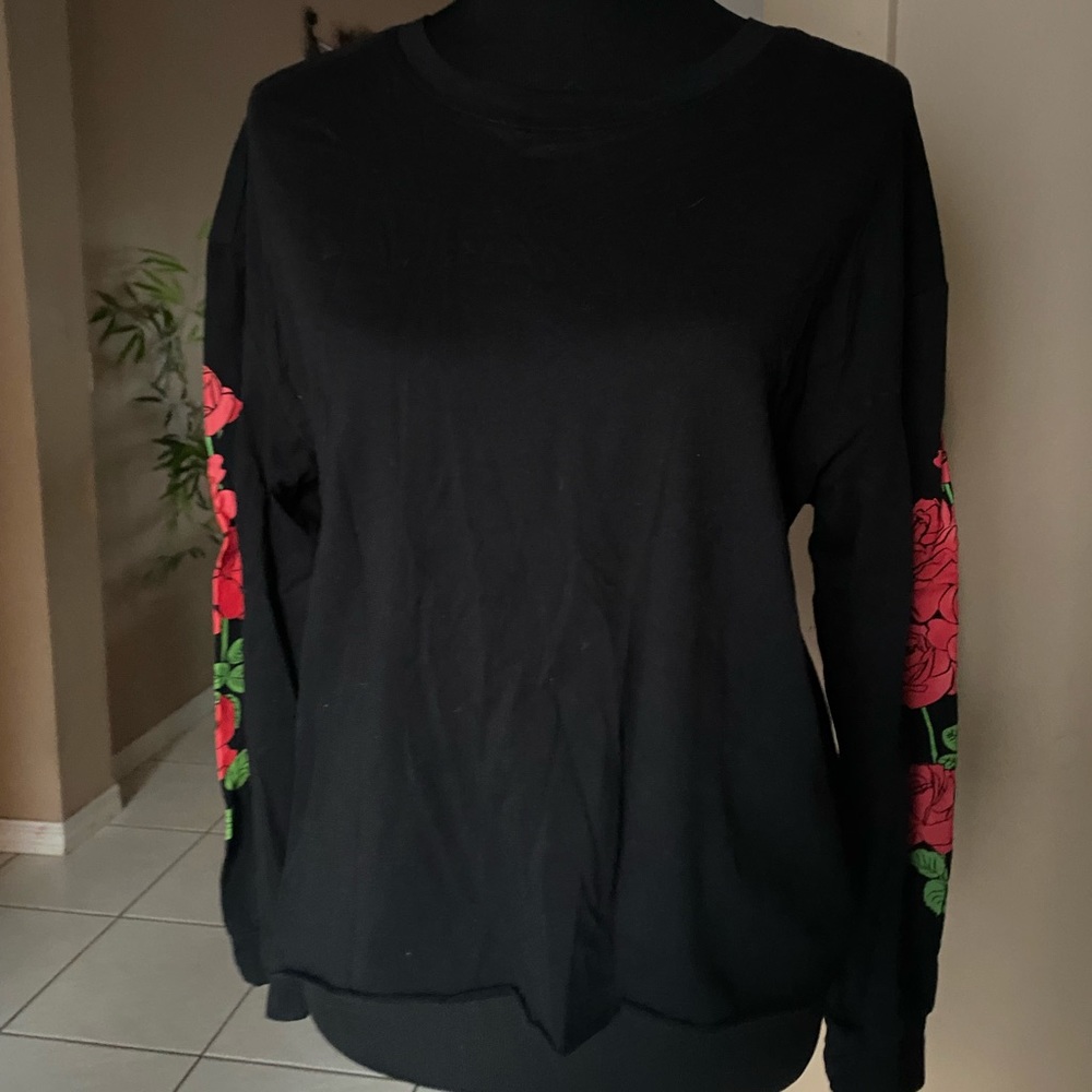 Black floral king sleeve tee